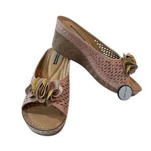 Good Choice Juliet Wedge Sandals Heel Height 2.5” Blush Womens Size 6.5 New